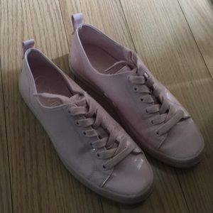 Calvin Klein’s shoes size 7.5